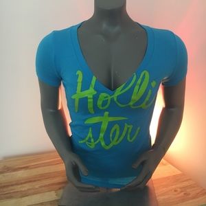 Hollister v-neck short sleeve with logo